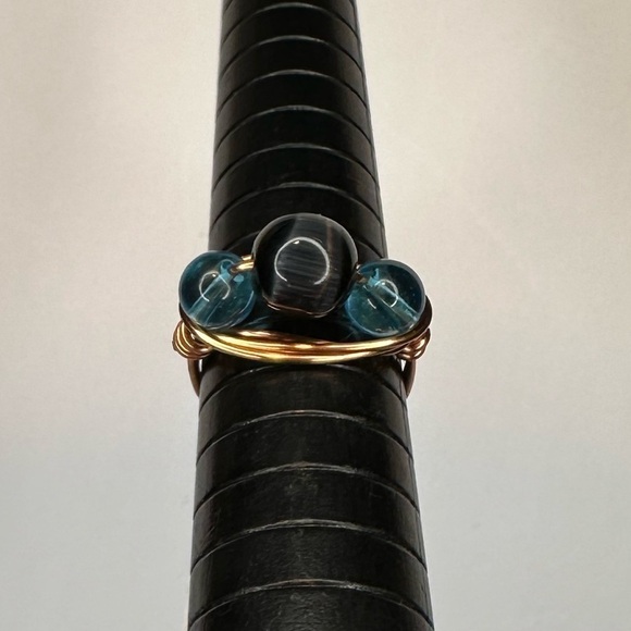 Black cat eye ring blur glass copper wire wrap handmade - Picture 4 of 5